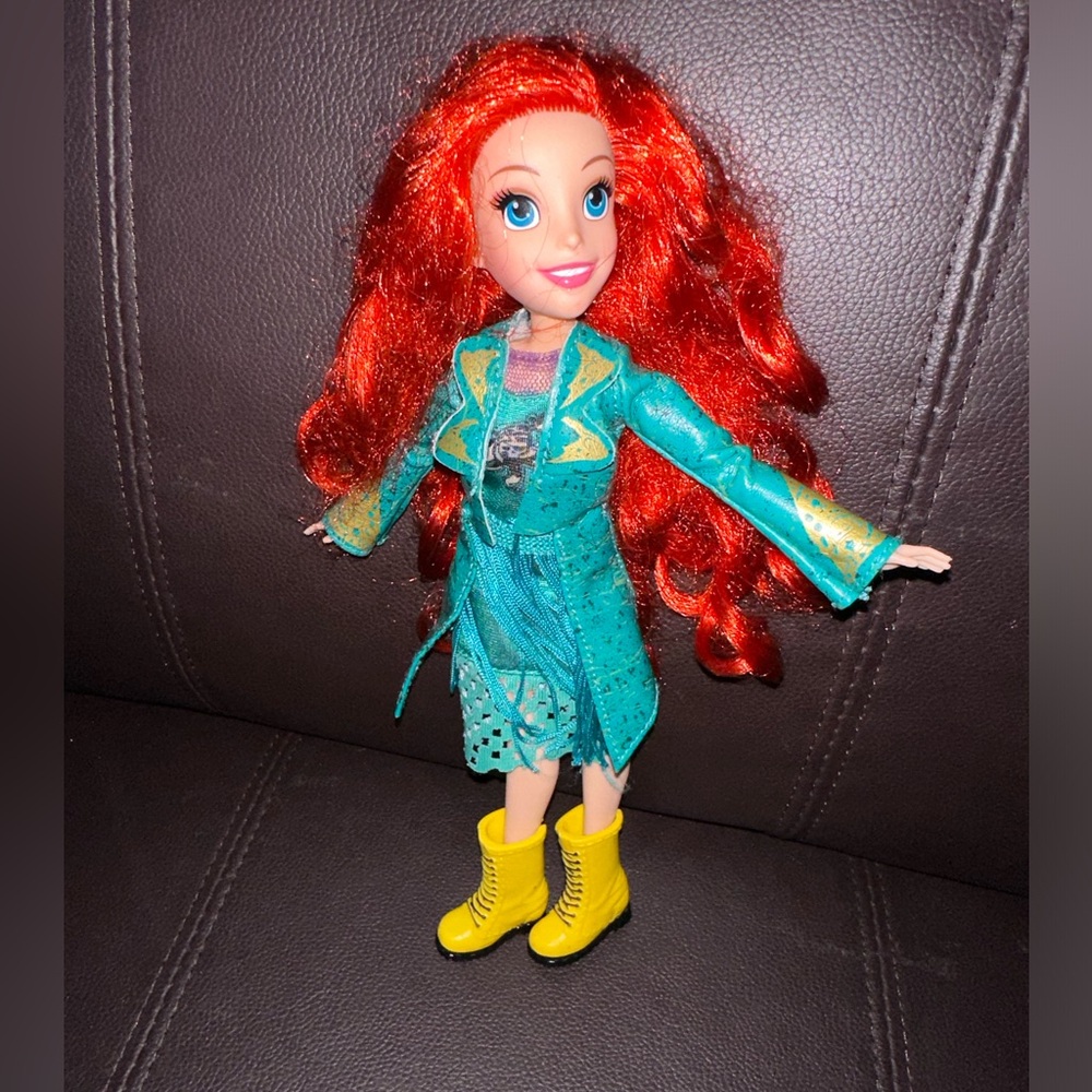 Disney Princess Royal Shimmer Merida Fashion Doll 11 Inch Yellow Boots SO CUTE - Picture 2 of 6